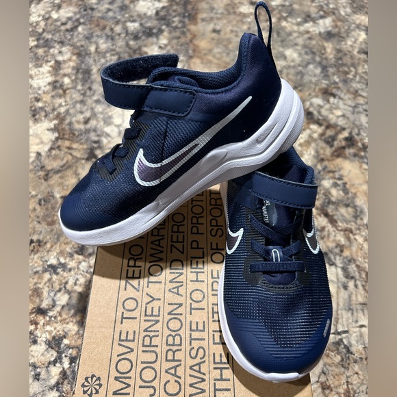 Toddler Boy Nikes Size 10C - Picture 1 of 9